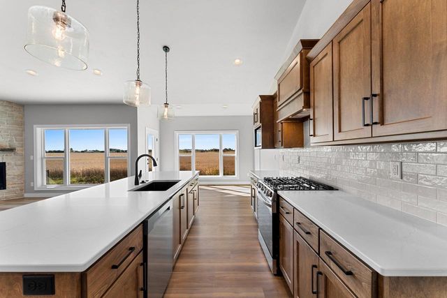3728 EDWINA DRIVE, De Pere, WI 54115