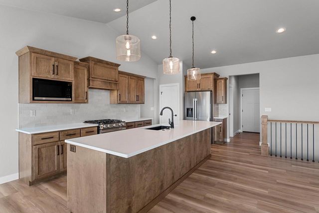 3728 EDWINA DRIVE, De Pere, WI 54115