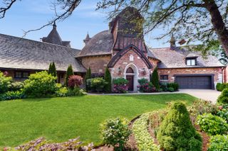 570 Hathaway Circle, Lake Forest, IL 60045