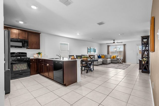 404 Ranchito Pass, Fort Worth, TX 76052