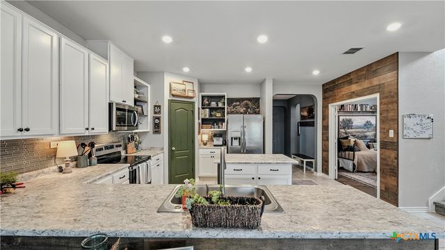 2054 Shire Meadows, New Braunfels, TX 78130