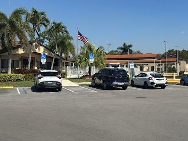 236 Pine Hov Circle D-2, Greenacres, FL 33463