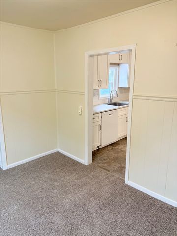 2746 Cleveland Avenue, Des Moines, IA 50317