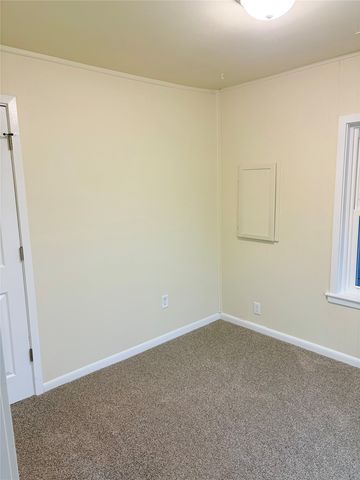 2746 Cleveland Avenue, Des Moines, IA 50317