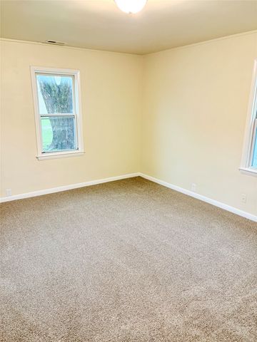 2746 Cleveland Avenue, Des Moines, IA 50317