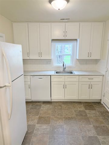 2746 Cleveland Avenue, Des Moines, IA 50317