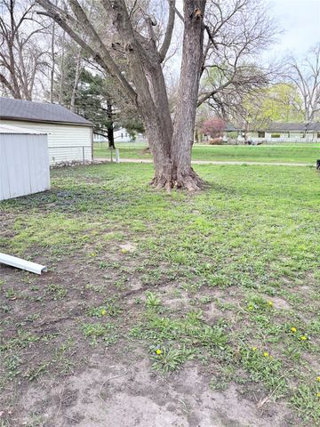 2746 Cleveland Avenue, Des Moines, IA 50317