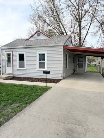 2746 Cleveland Avenue, Des Moines, IA 50317