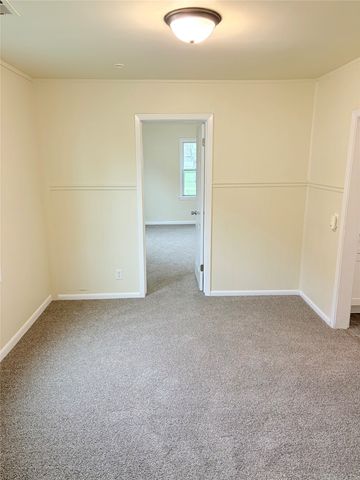 2746 Cleveland Avenue, Des Moines, IA 50317