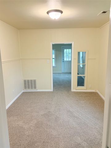 2746 Cleveland Avenue, Des Moines, IA 50317