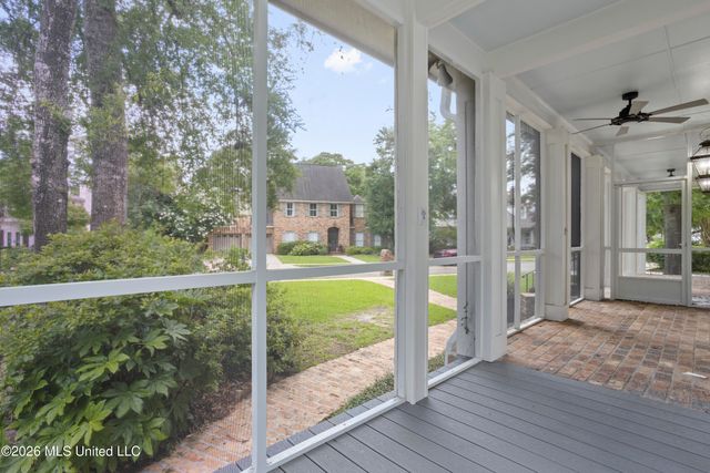 18 Cedarwood Lane, Gulfport, MS 39503