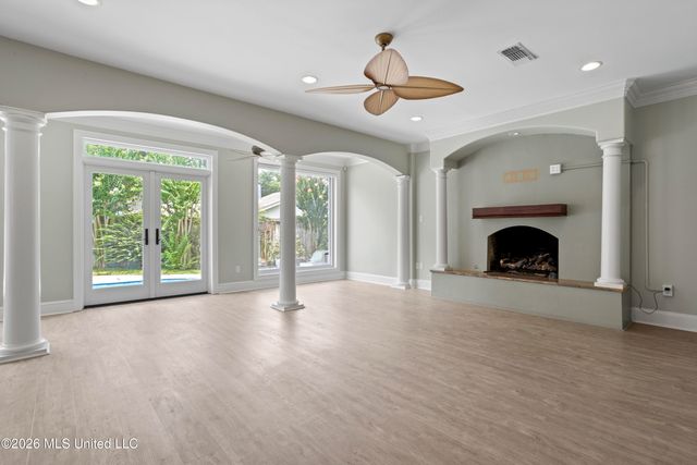 18 Cedarwood Lane, Gulfport, MS 39503