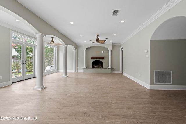 18 Cedarwood Lane, Gulfport, MS 39503