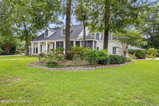 18 Cedarwood Lane, Gulfport, MS 39503
