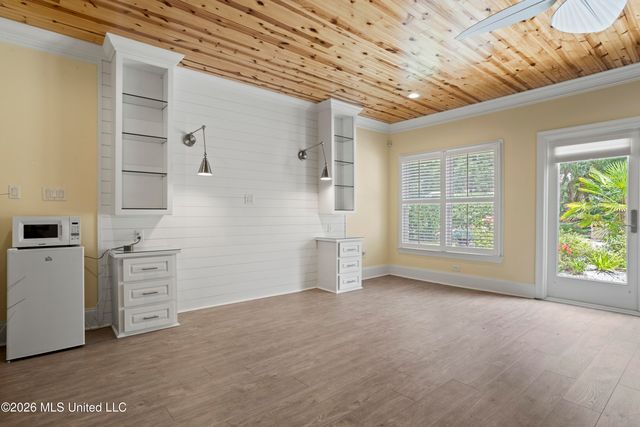 18 Cedarwood Lane, Gulfport, MS 39503