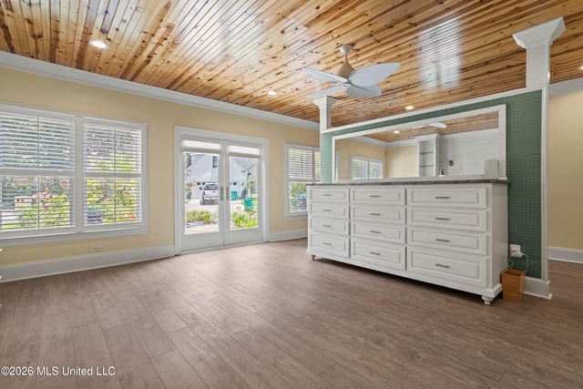 18 Cedarwood Lane, Gulfport, MS 39503