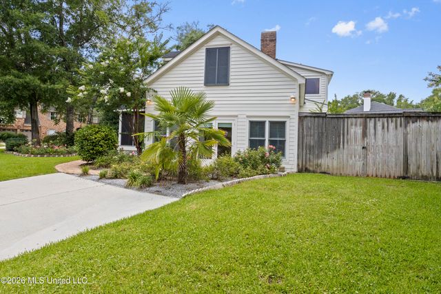18 Cedarwood Lane, Gulfport, MS 39503