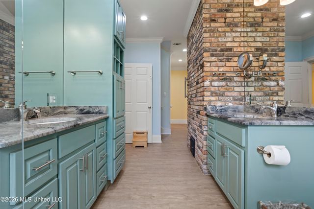 18 Cedarwood Lane, Gulfport, MS 39503