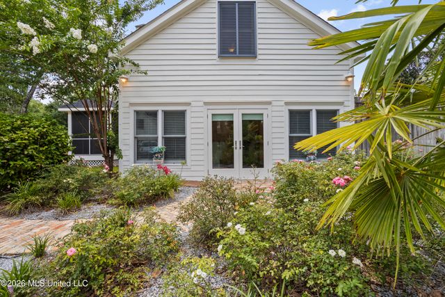 18 Cedarwood Lane, Gulfport, MS 39503