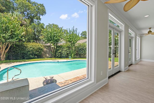 18 Cedarwood Lane, Gulfport, MS 39503