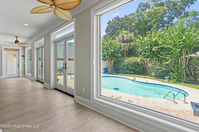 18 Cedarwood Lane, Gulfport, MS 39503