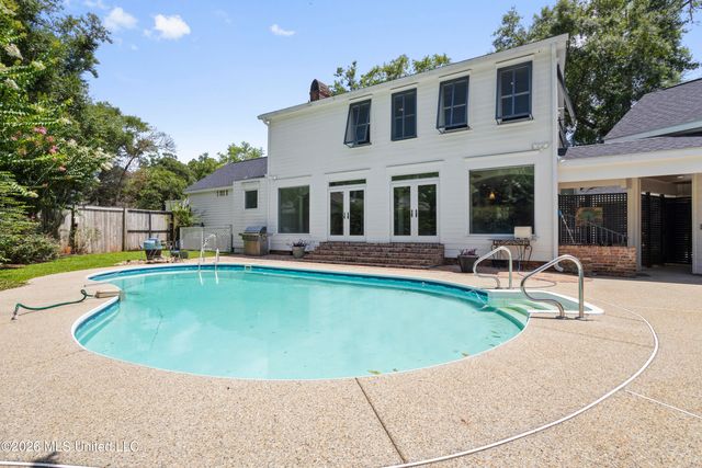 18 Cedarwood Lane, Gulfport, MS 39503