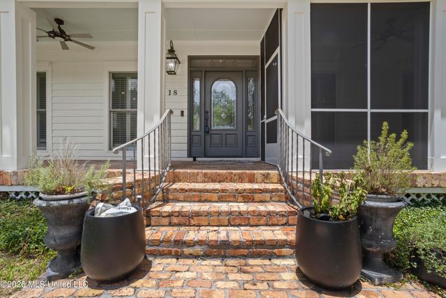 18 Cedarwood Lane, Gulfport, MS 39503