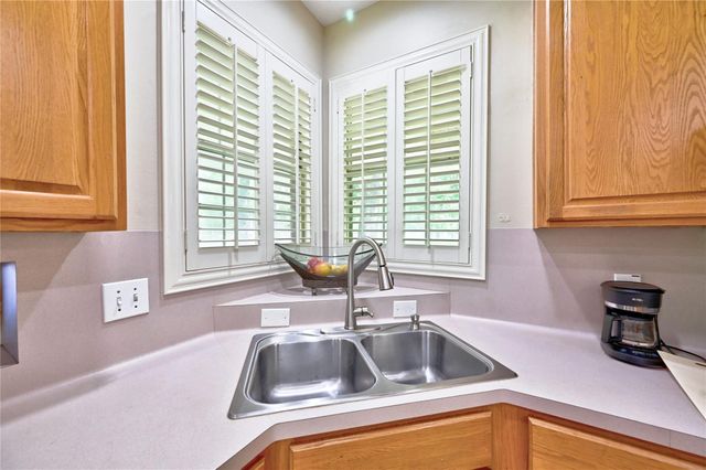 5423 Country Court, Magnolia, TX 77354