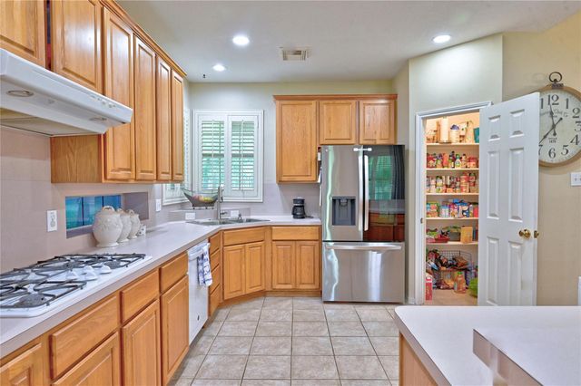 5423 Country Court, Magnolia, TX 77354