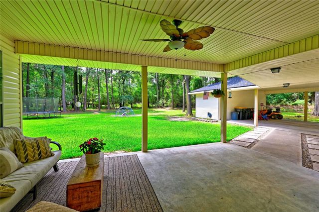 5423 Country Court, Magnolia, TX 77354