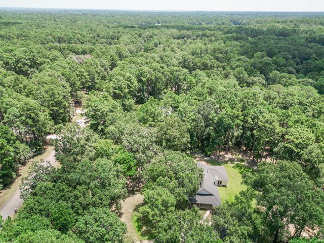 5423 Country Court, Magnolia, TX 77354