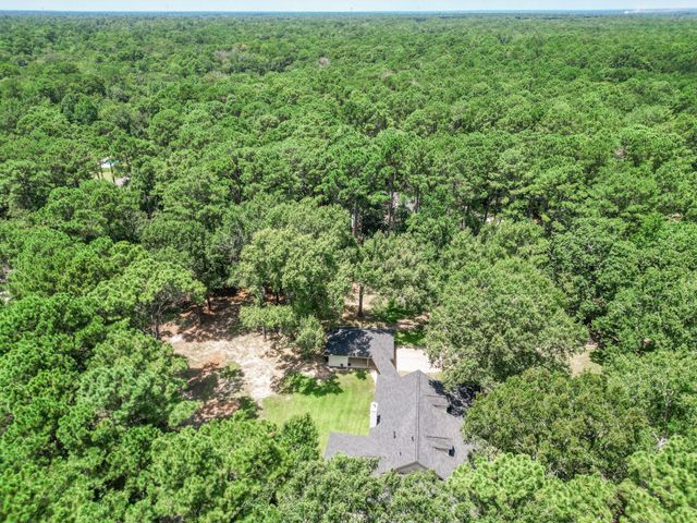 5423 Country Court, Magnolia, TX 77354