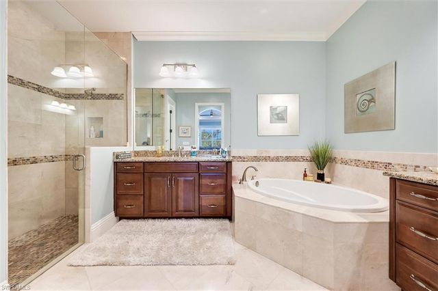 7598 Moorgate Point WAY, Naples, FL 34113