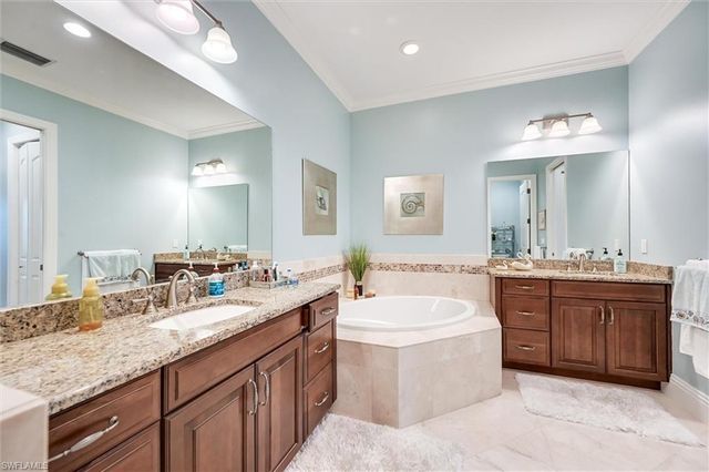 7598 Moorgate Point WAY, Naples, FL 34113