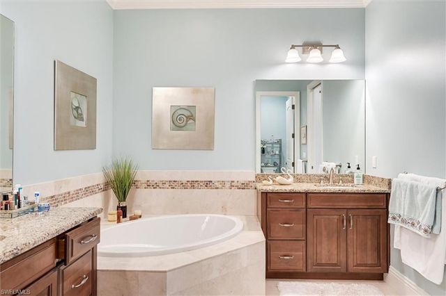 7598 Moorgate Point WAY, Naples, FL 34113