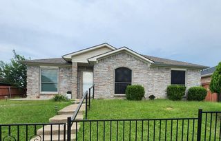 1100 Cedarcrest Drive, Mesquite, TX 75149