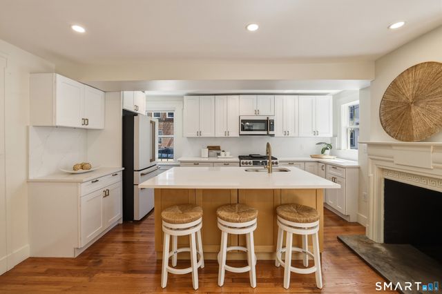 216 Saint John Street, New Haven, CT 06511