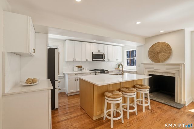 216 Saint John Street, New Haven, CT 06511