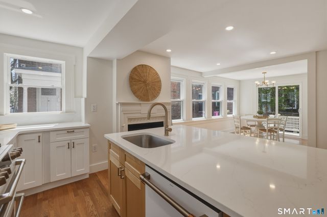 216 Saint John Street, New Haven, CT 06511