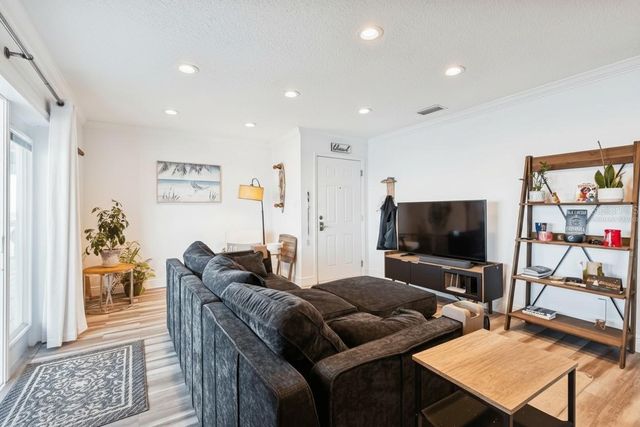 5110 COQUINA KEY DRIVE SE C, St Petersburg, FL 33705