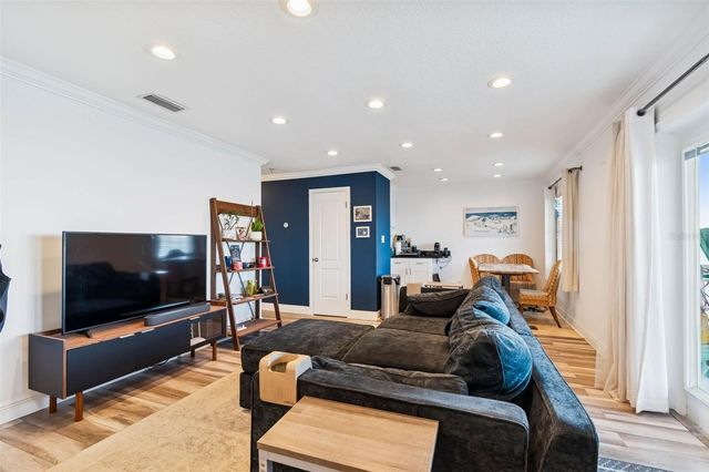 5110 COQUINA KEY DRIVE SE C, St Petersburg, FL 33705