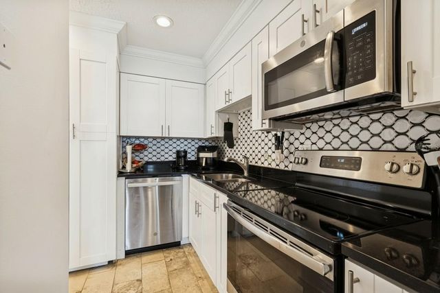 5110 COQUINA KEY DRIVE SE C, St Petersburg, FL 33705