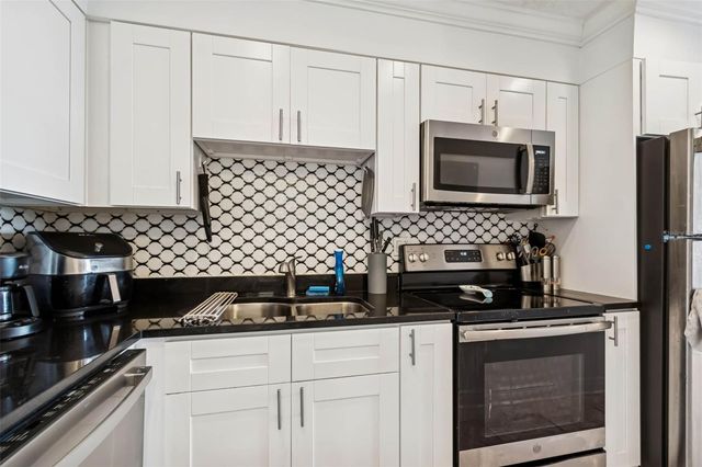 5110 COQUINA KEY DRIVE SE C, St Petersburg, FL 33705