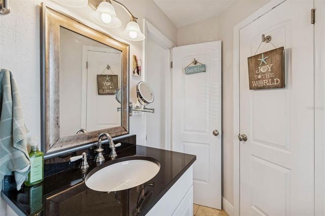 5110 COQUINA KEY DRIVE SE C, St Petersburg, FL 33705