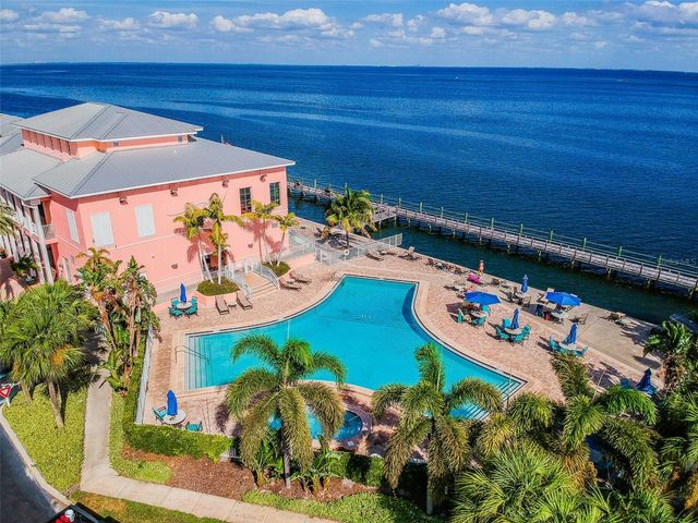 5110 COQUINA KEY DRIVE SE C, St Petersburg, FL 33705