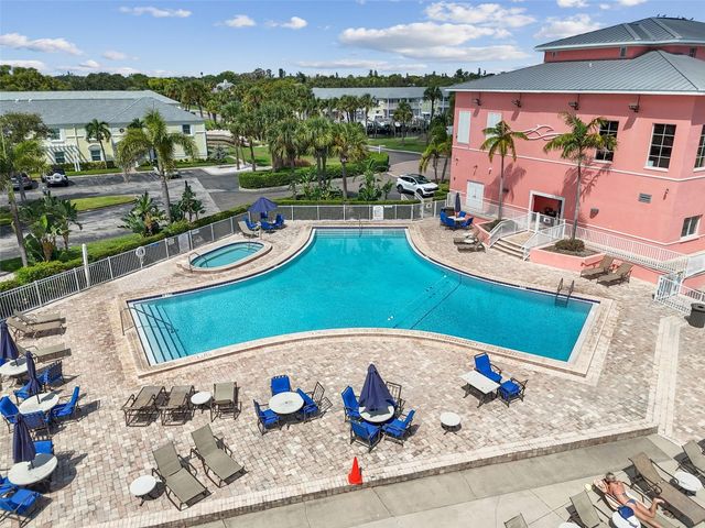 5110 COQUINA KEY DRIVE SE C, St Petersburg, FL 33705