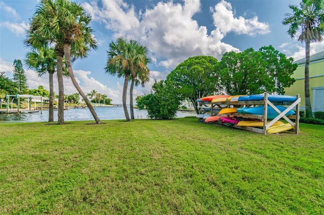 5110 COQUINA KEY DRIVE SE C, St Petersburg, FL 33705