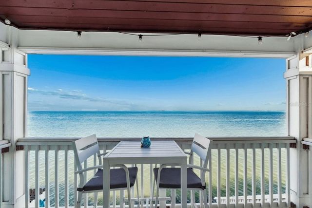 5110 COQUINA KEY DRIVE SE C, St Petersburg, FL 33705