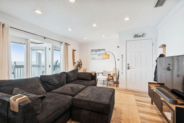 5110 COQUINA KEY DRIVE SE C, St Petersburg, FL 33705