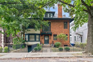 5521 Dunmoyle St, Squirrel Hill, PA 15217